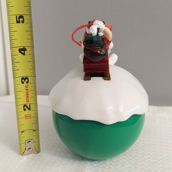 Green M&M Snowball Ornament Candy Container Sleigh Christmas Collectible - Picture 8 of 9